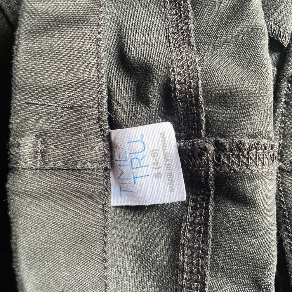 Time and Tru Women's Black Knit Jeggings - Picture 8 of 8